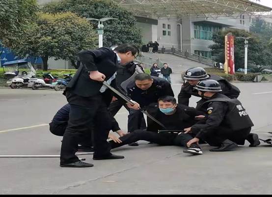 说明: C:\Users\Administrator\Desktop\186a5cbc97e862e5372fd32a11ec6ef.jpg